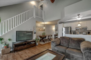 2 Bed & Bath One block from the ocean and close to everything